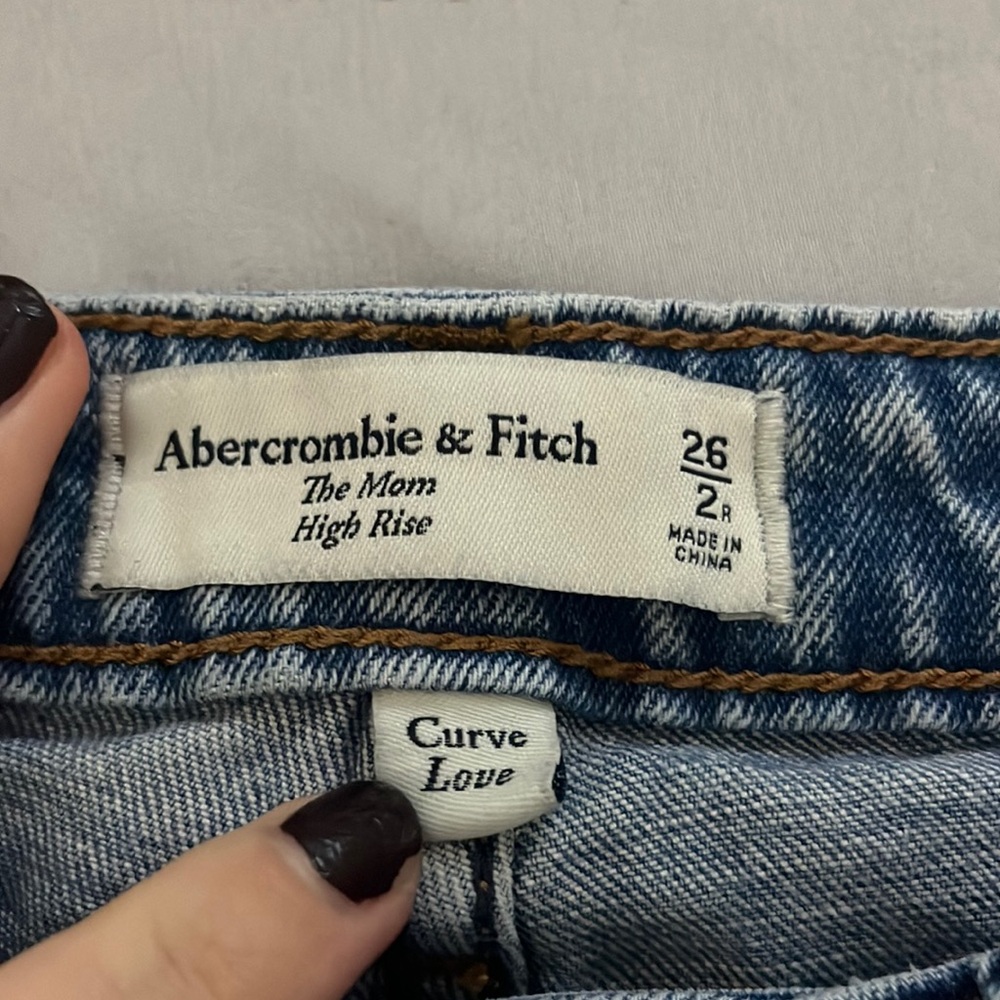 Abercrombie & Fitch Mom Jean High Rise Straight- Size 26 - Picture 5 of 5